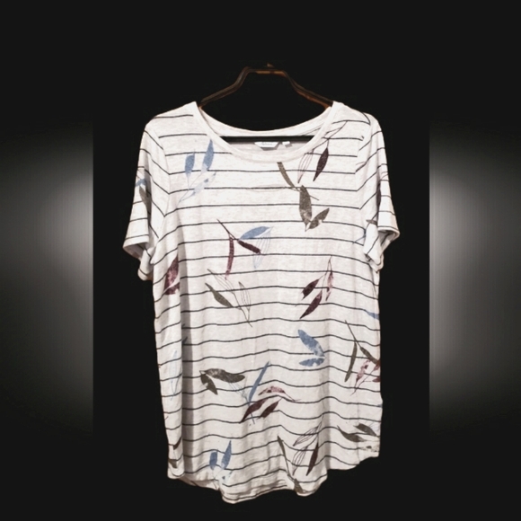 Reitmans Floral Shirt - Picture 1 of 4